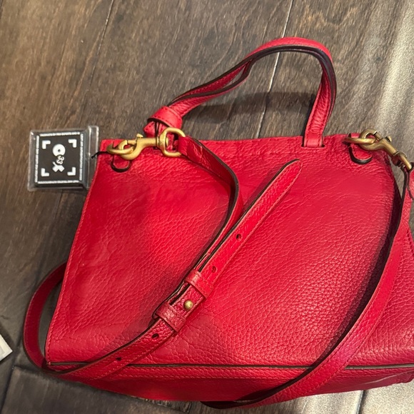 Gucci Red Leather Shoulder Bag with Gold Logo GG Marmont - Picture 10 of 16